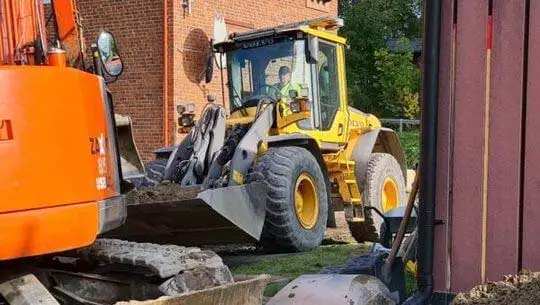 Hos Jtech kan du hyra maskiner i Gävle